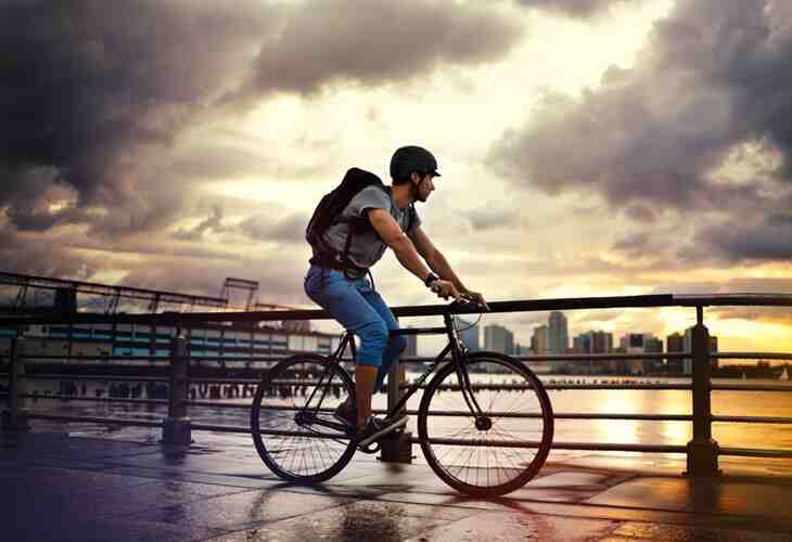 More cyclists mean safer streets, study says